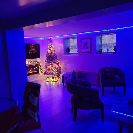 Lovely 2 Bedroom Apartment With 2 Entrance And Parking New York Exterior photo
